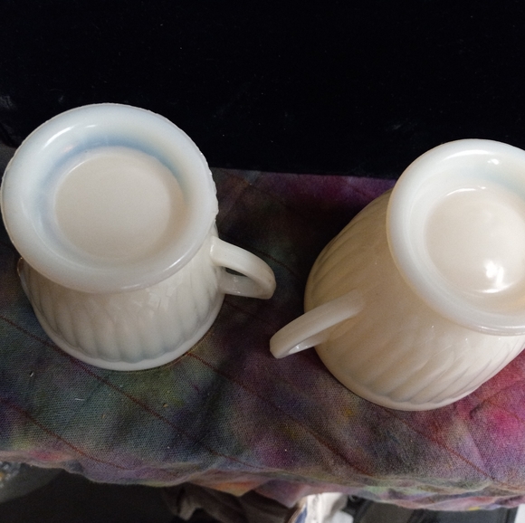 OPALESCENT MILK GLASS CREAMER SUGAR SET MACBETH EVANS - Picture 3 of 9